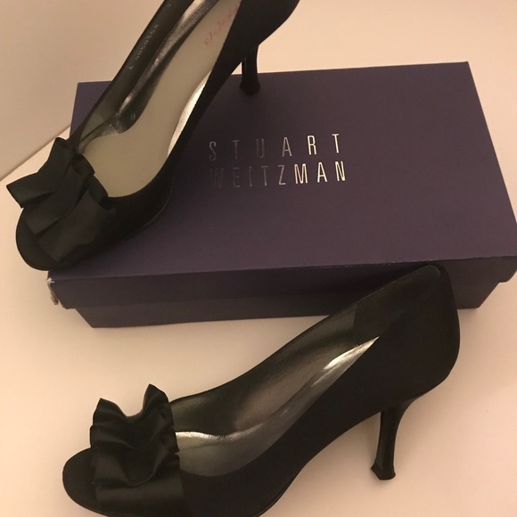 stuart weitzman satin pumps